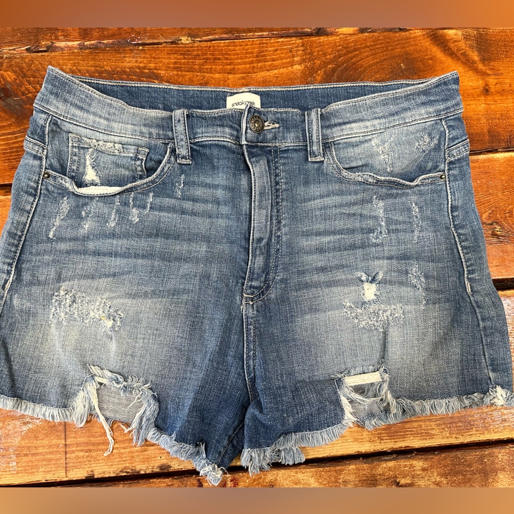 Sneak Peak shorts